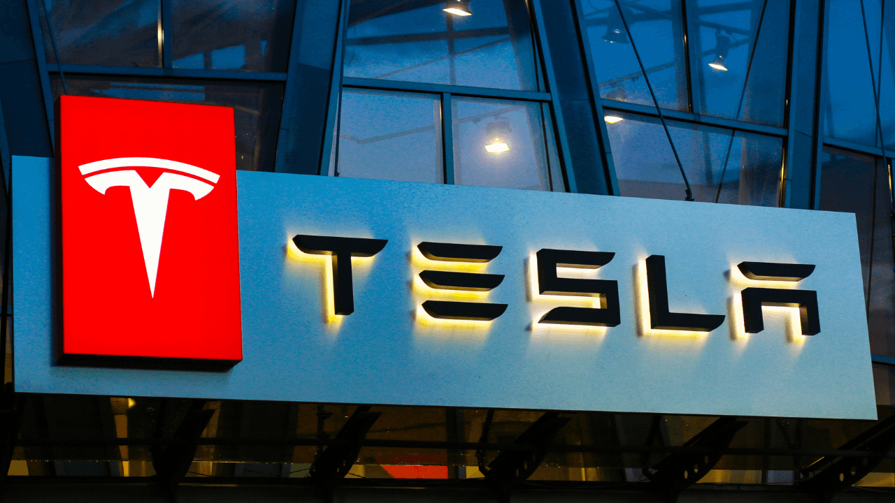 Tesla Araçlarına Grok Entegrasyonu: Sohbet Odaklı Yapay Zekâ Devrede